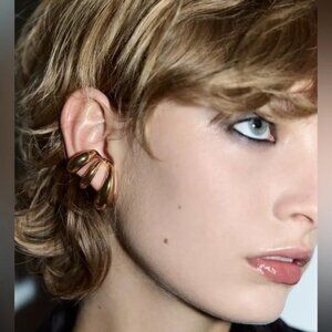 Zara Gold Ear Cuffs NWT ✨✨✨😍🔥🔥